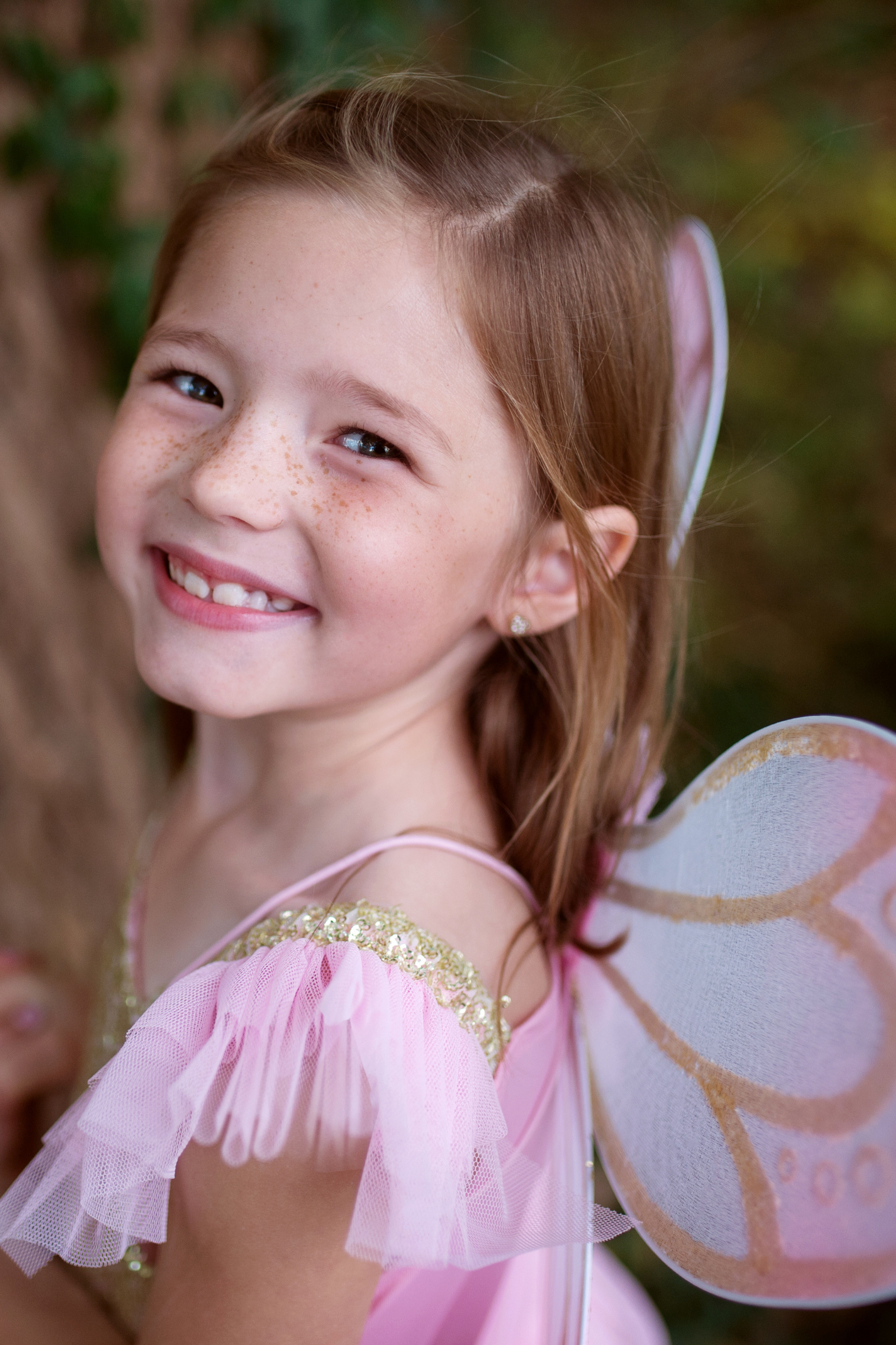 Robe de papillon avec ailes, or