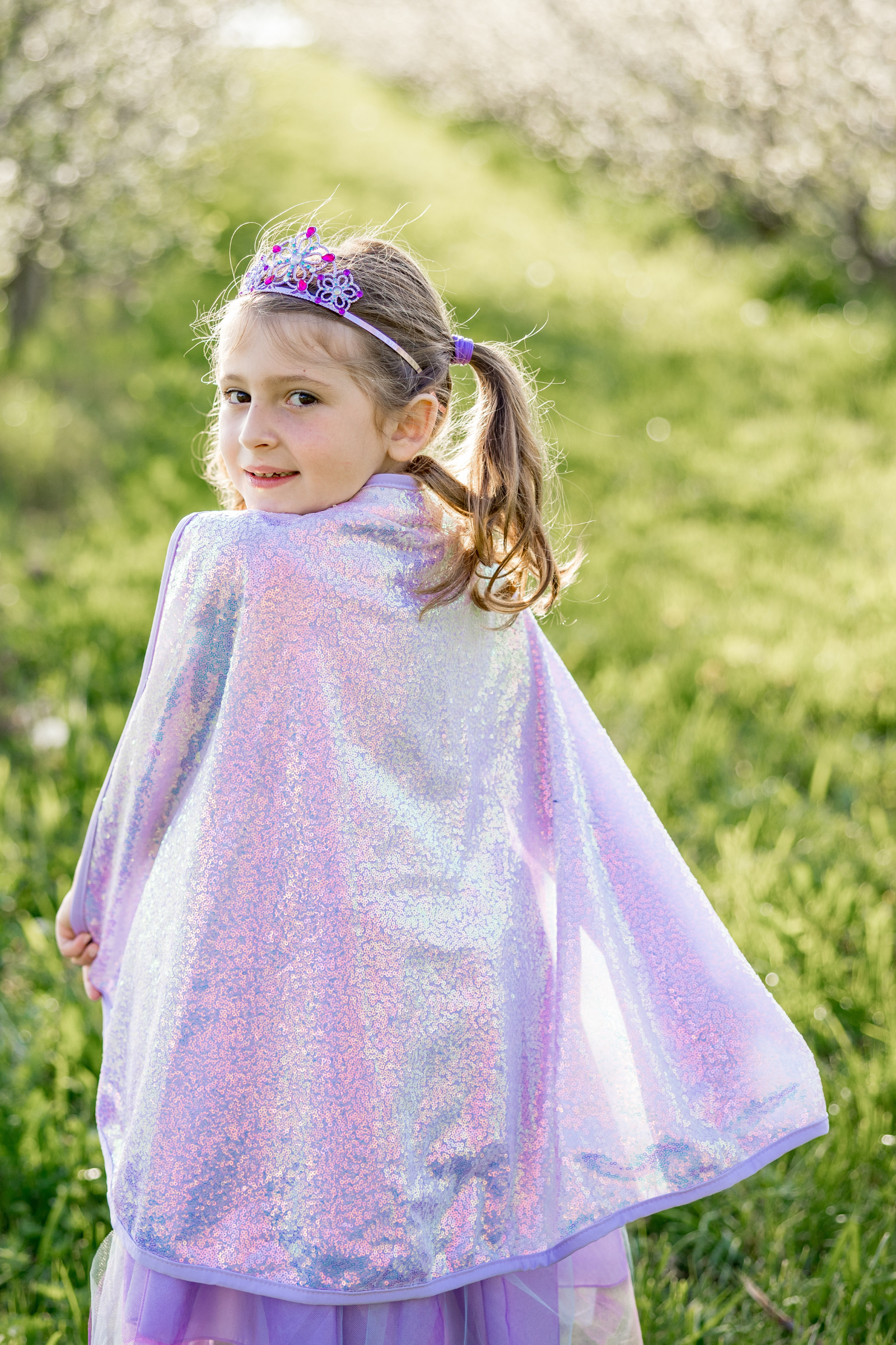 Cape de princesse sequins chatoyants lila