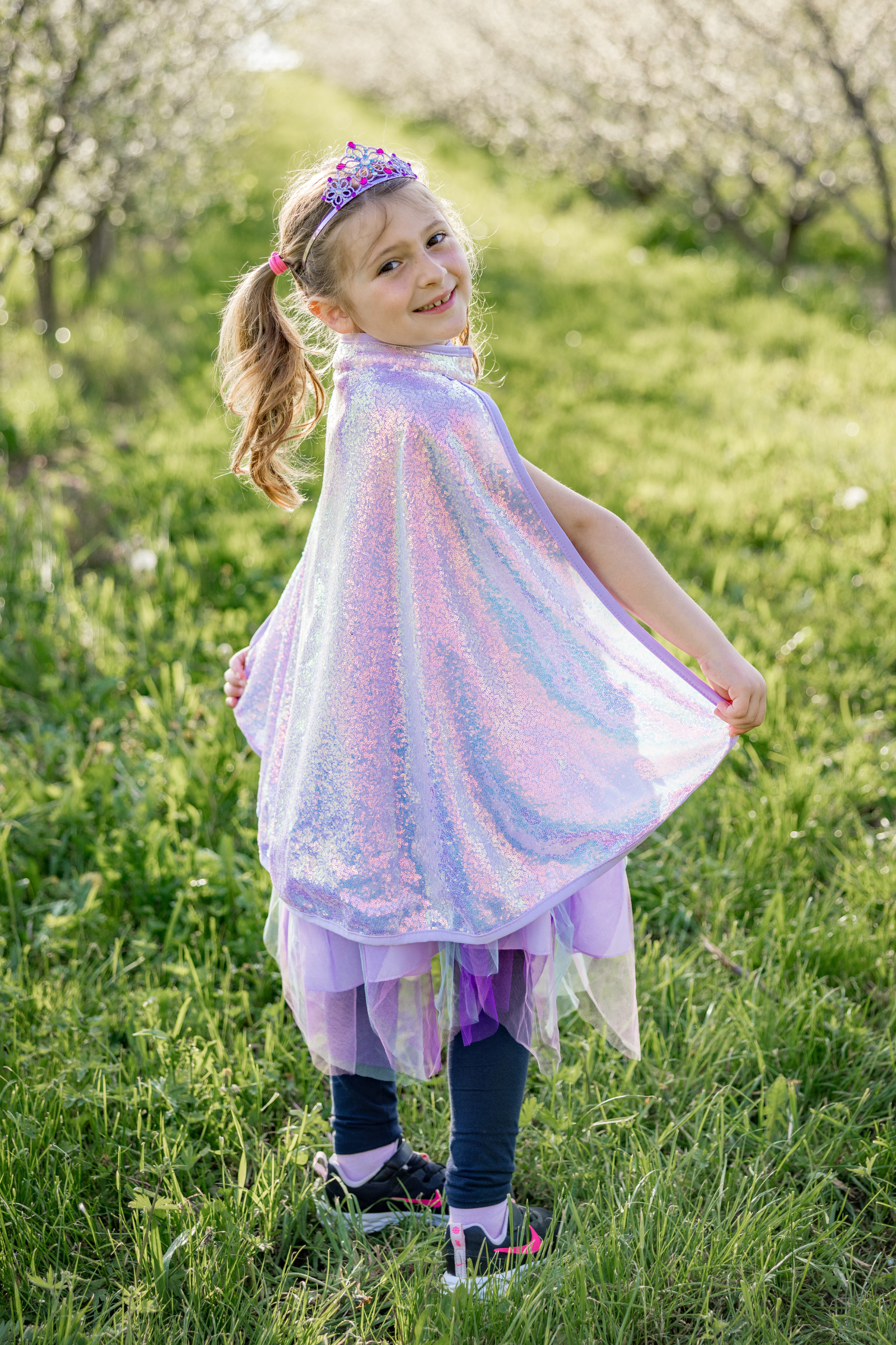 Cape de princesse sequins chatoyants lila