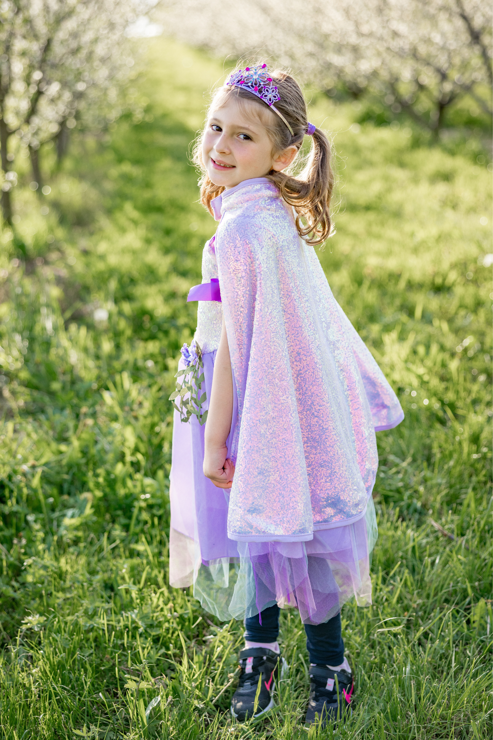 Cape de princesse sequins chatoyants lila