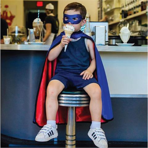 Easy ideas to throw a fun superhero birthday party for your little one!