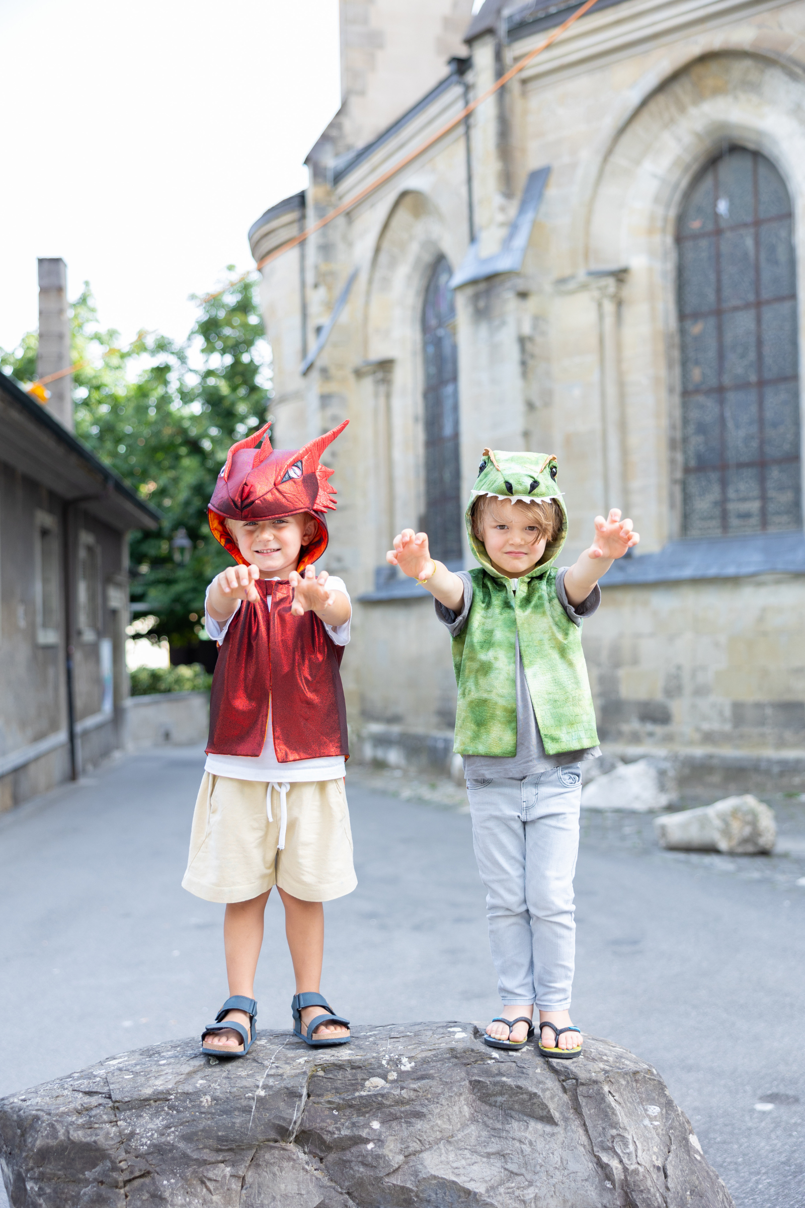 Gilet avec capuche de dinosaure