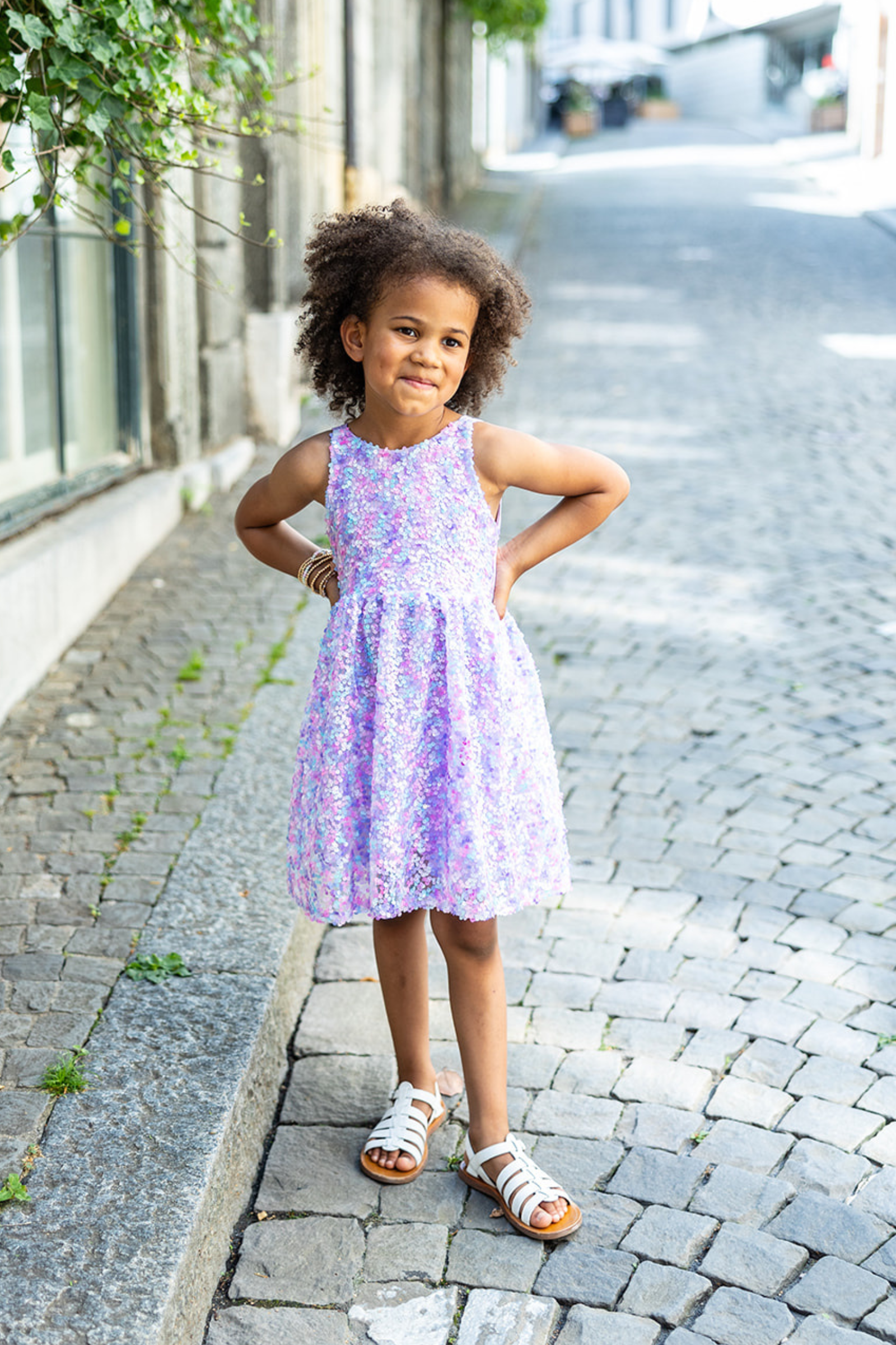 Robe de paillettes de fête violette