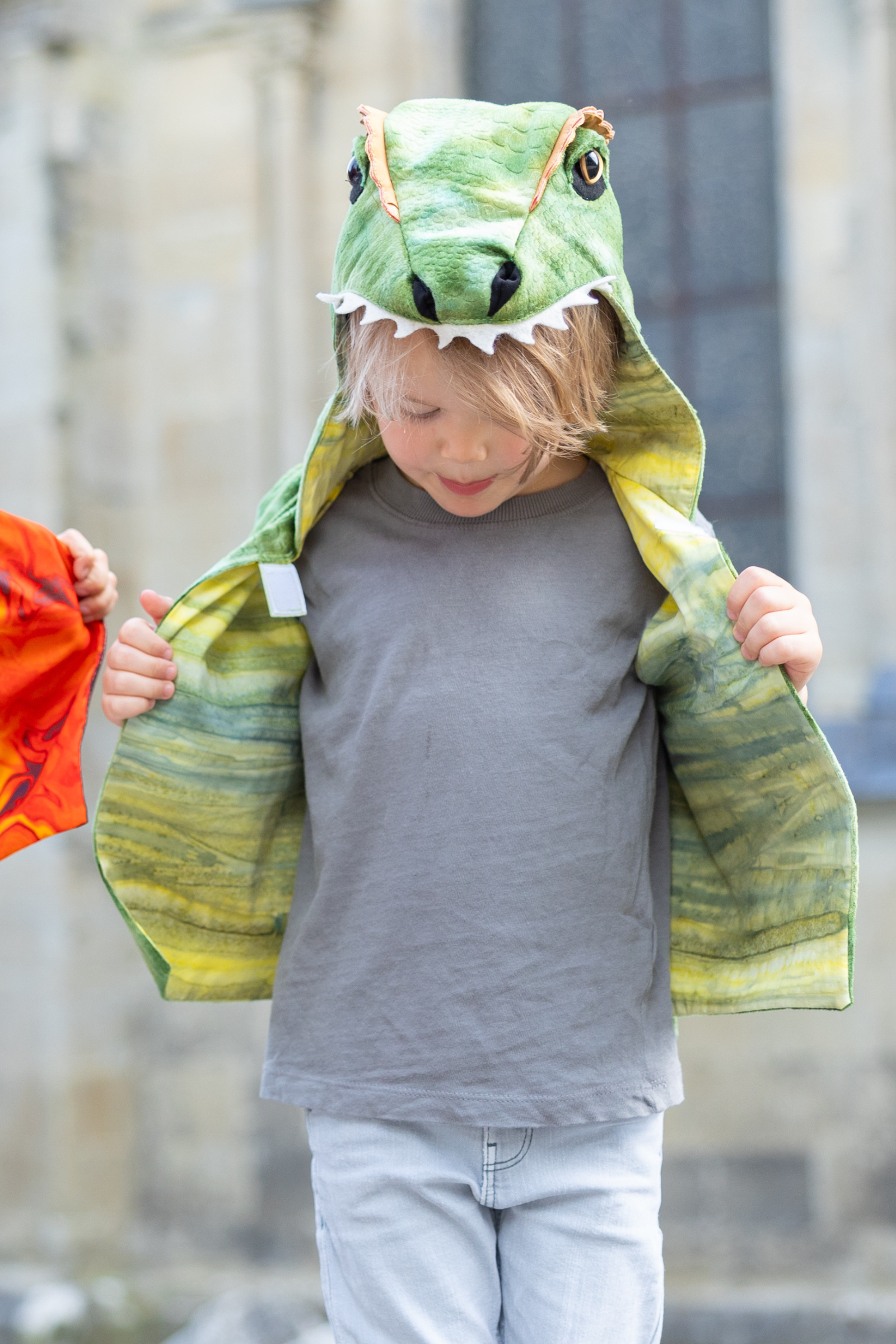 Gilet avec capuche de dinosaure