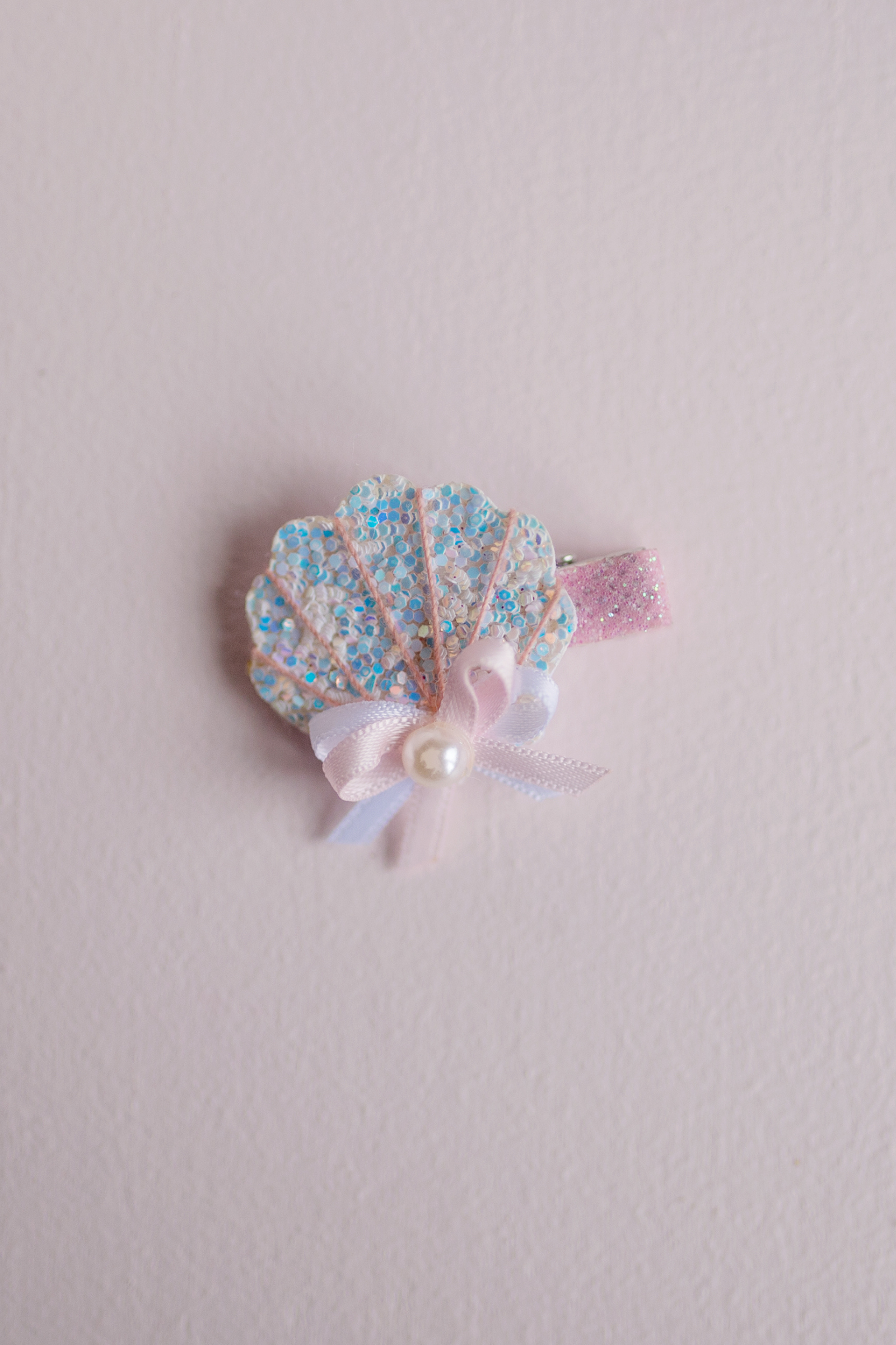 Boutique Sparkle Shell Hairclip